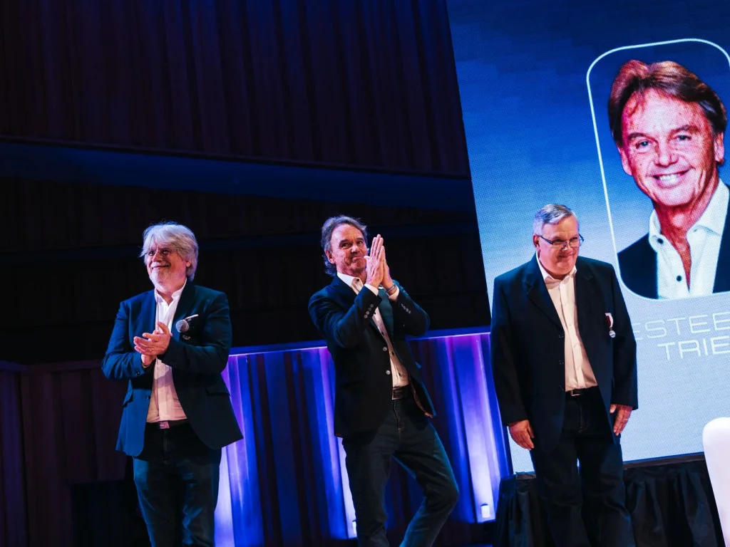Carlos, Esteban y Omar, Fundación Malvinas y Valores