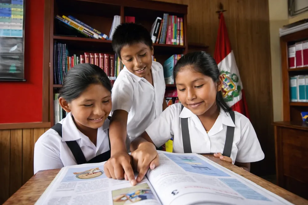6a109e5a0b46e_escuelaperuG